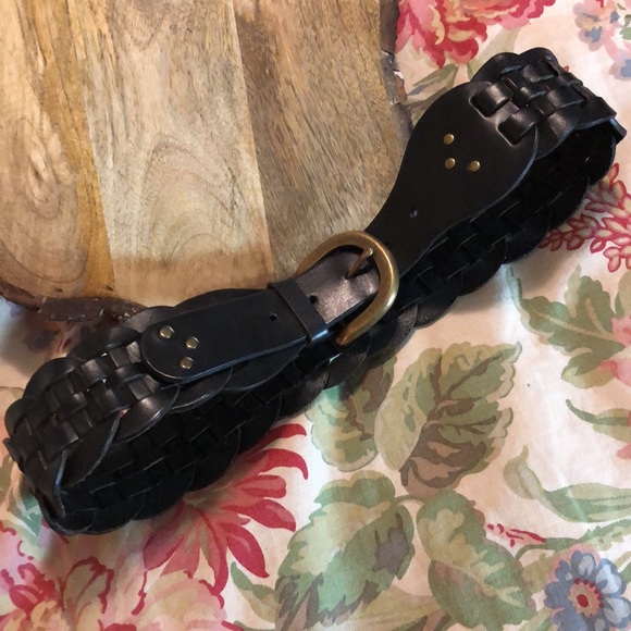 GAP Size Medium Woven Black Leather Belt BRASS Hardware & - Picture 10 of 16